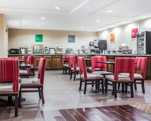 Free buffet breakfast - Comfort Inn & Suites Moberly (Moberly)