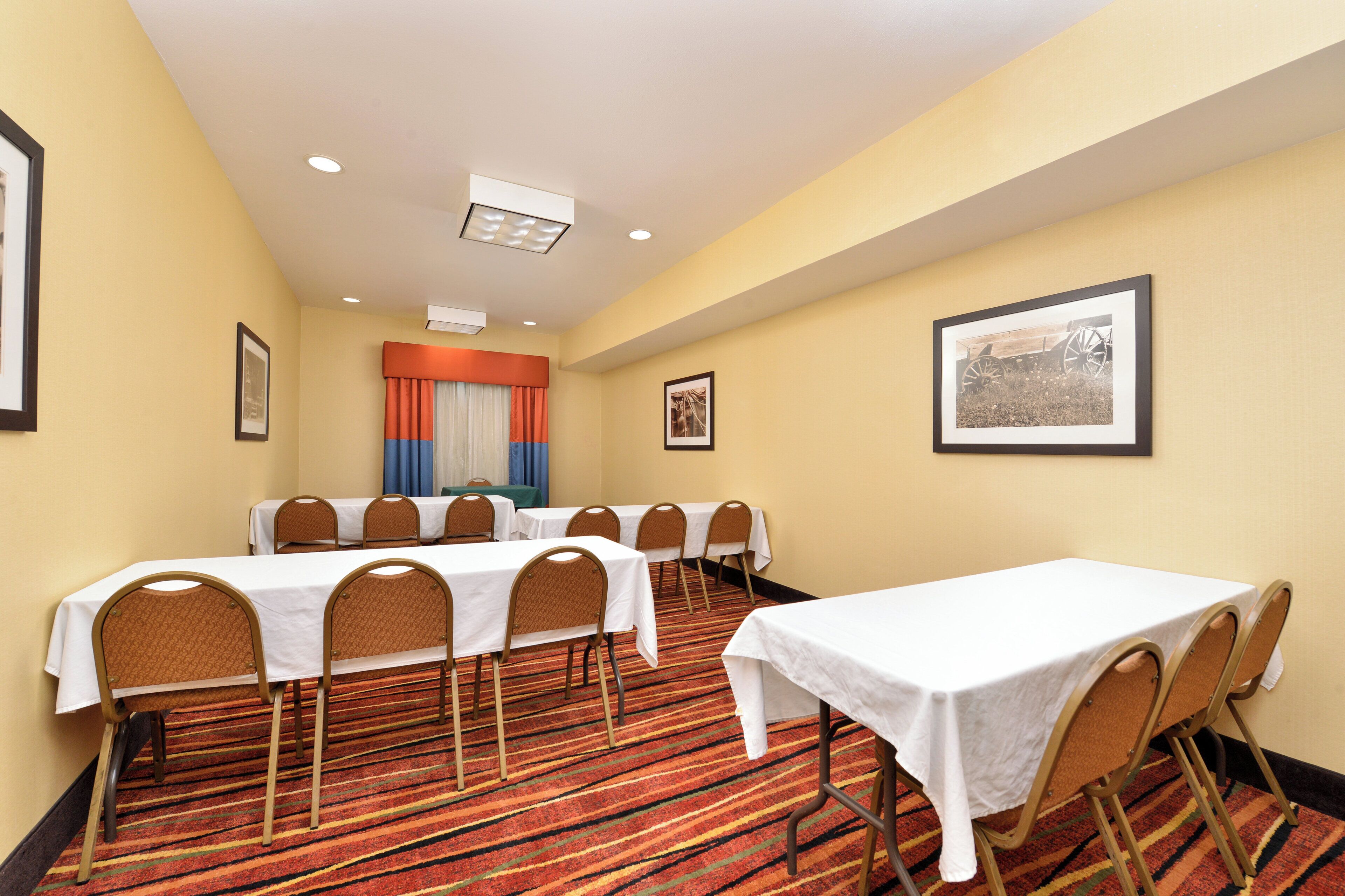 Photo - Holiday Inn Express & Suites Austin SW - Sunset Valley by IHG