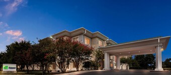 Holiday Inn Express & Suites Austin SW - Sunset Valley by IHG