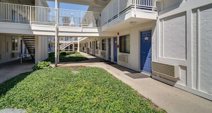 Motel 6 Schiller Park, IL - Chicago O'Hare