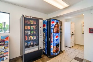 Vending machine - Motel 6 Schiller Park, IL - Chicago O'Hare (Schiller Park)
