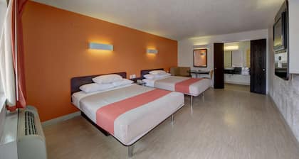 Motel 6 San Antonio, TX - Downtown - Market Square