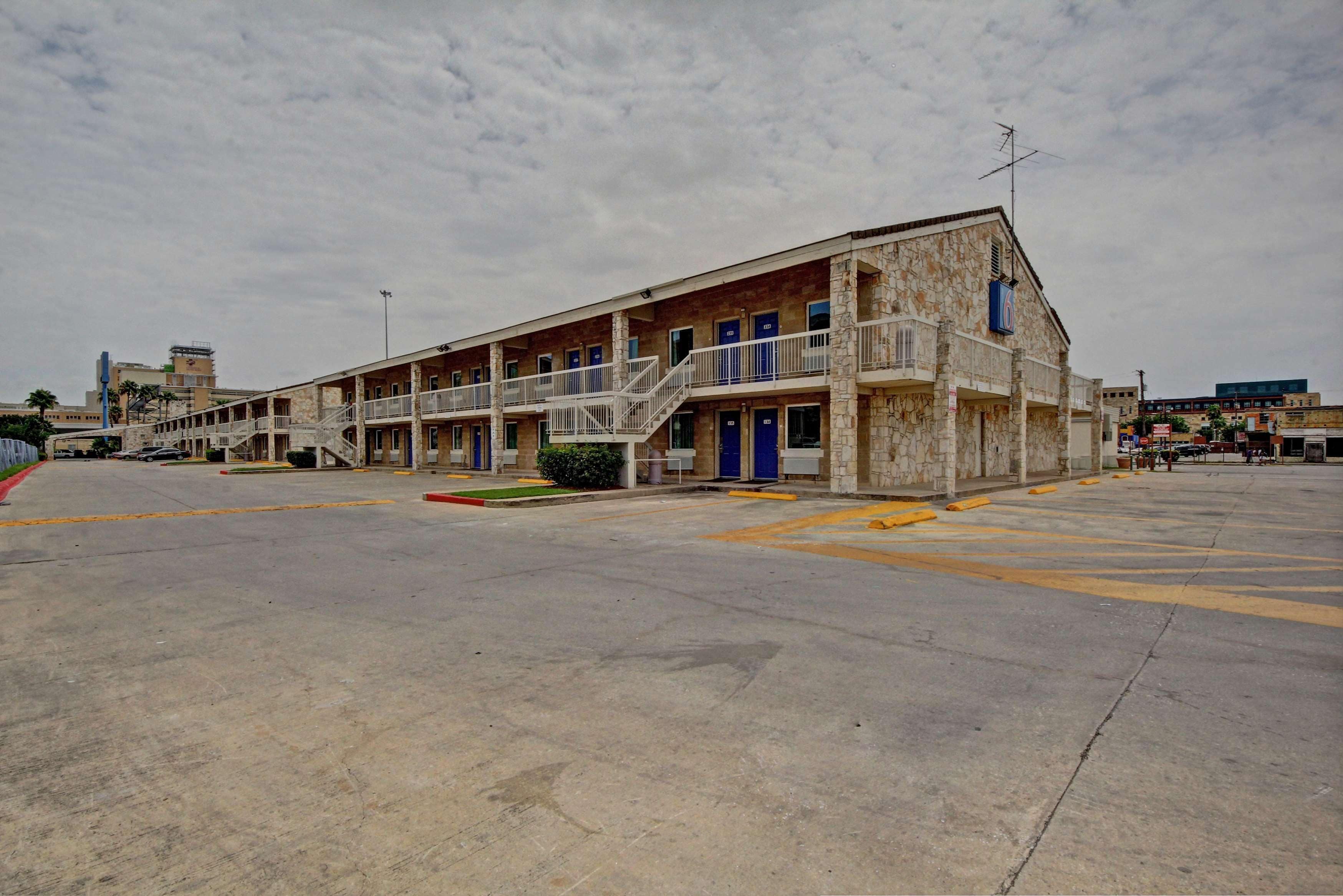 Photo - Motel 6-San Antonio, TX - Downtown - Market Square