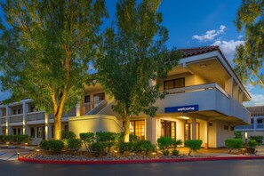 Exterior - Motel 6 Thousand Oaks, CA (Thousand Oaks)