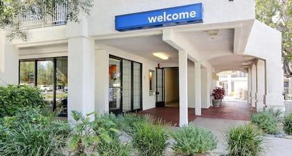 Motel 6 Thousand Oaks, CA