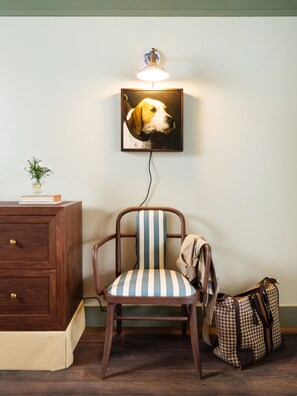 Egyptian cotton sheets, premium bedding, pillowtop beds, minibar