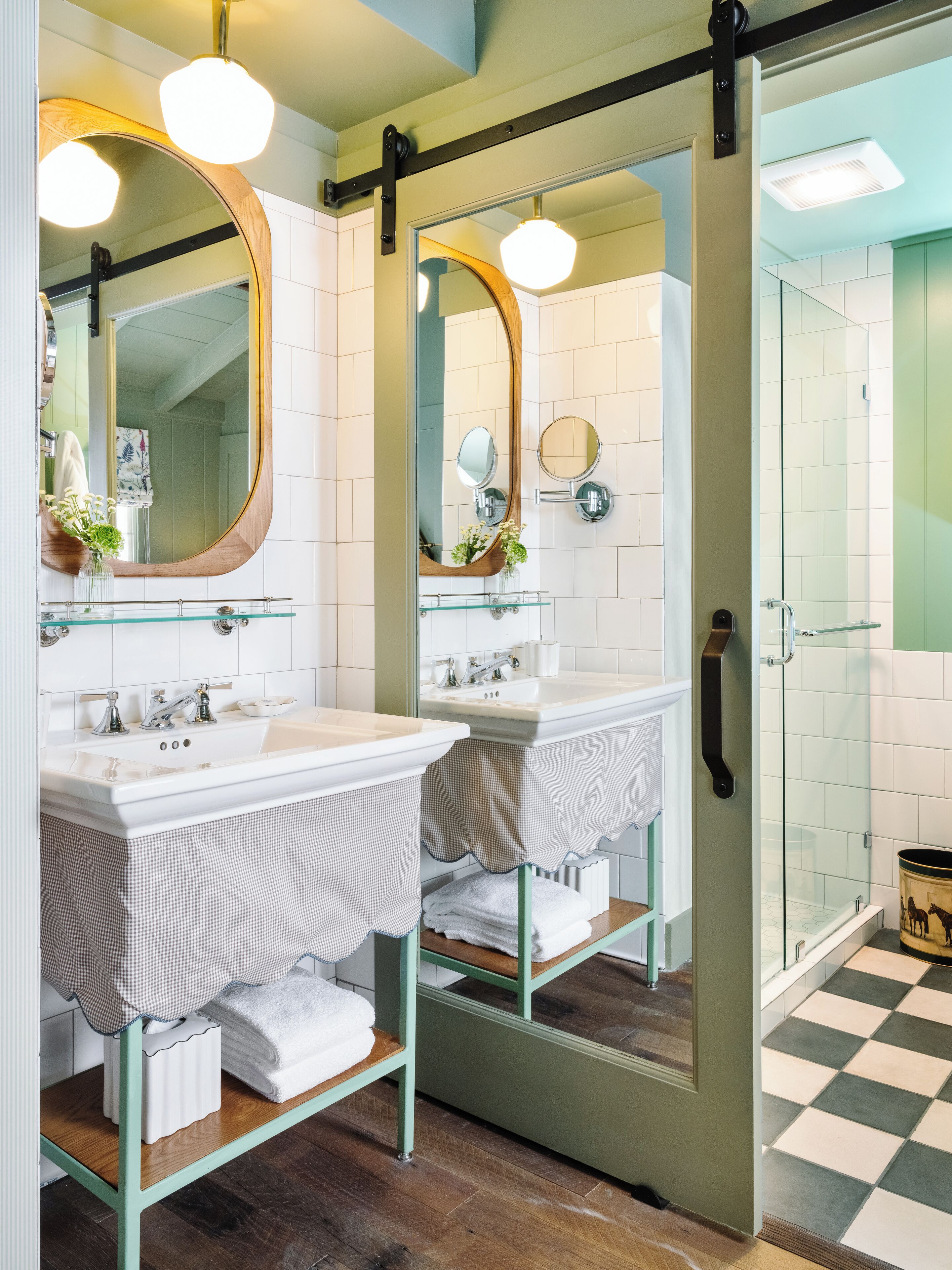 deluxe room, 1 king bed, fireplace (the deluxe king fireplace) | bathroom | rainfall showerhead, designer toiletries, hair dryer, bathrobes