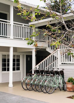 Bicycling at Le Petit Pali at Ocean Ave