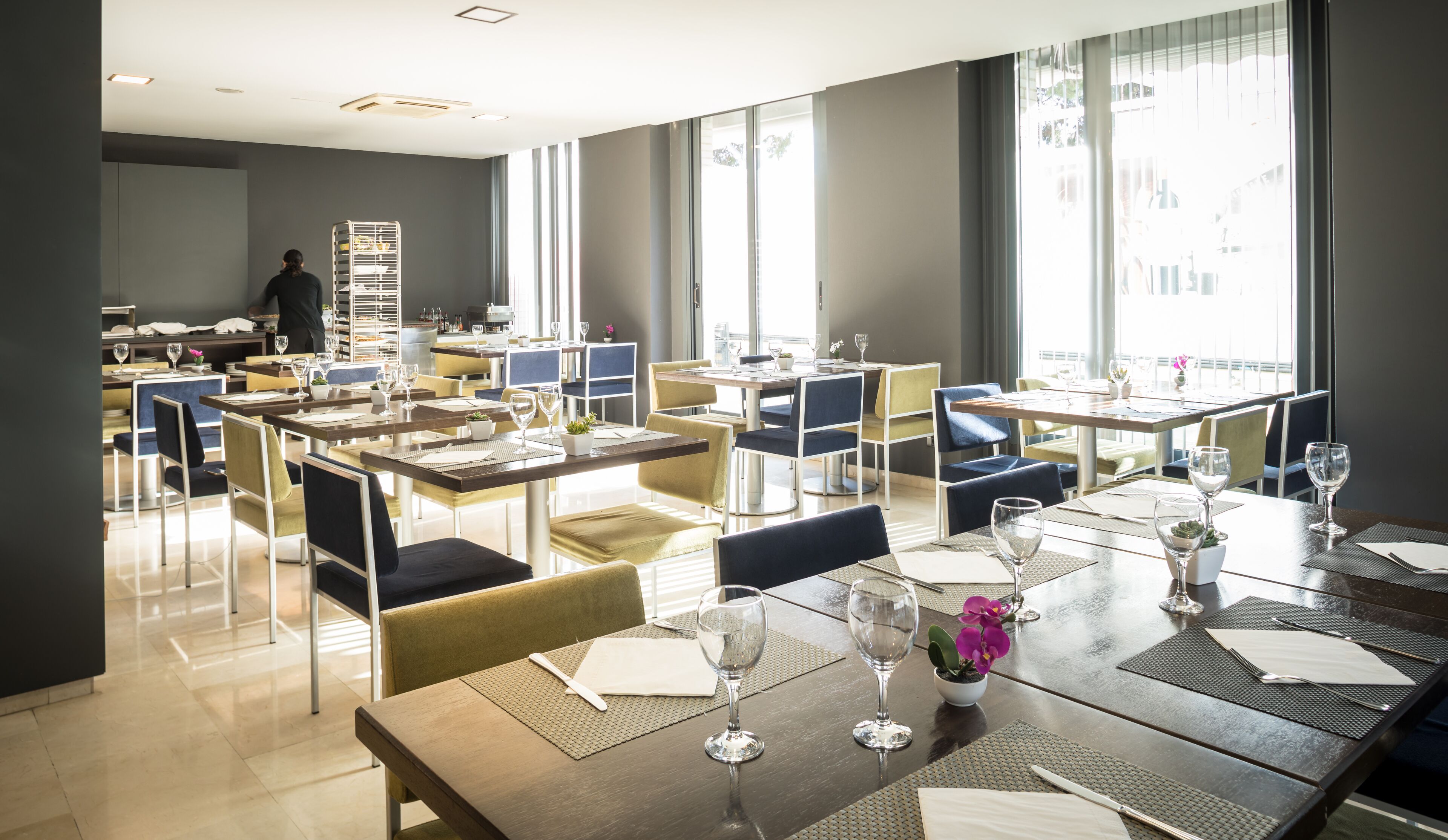 lunch and dinner served