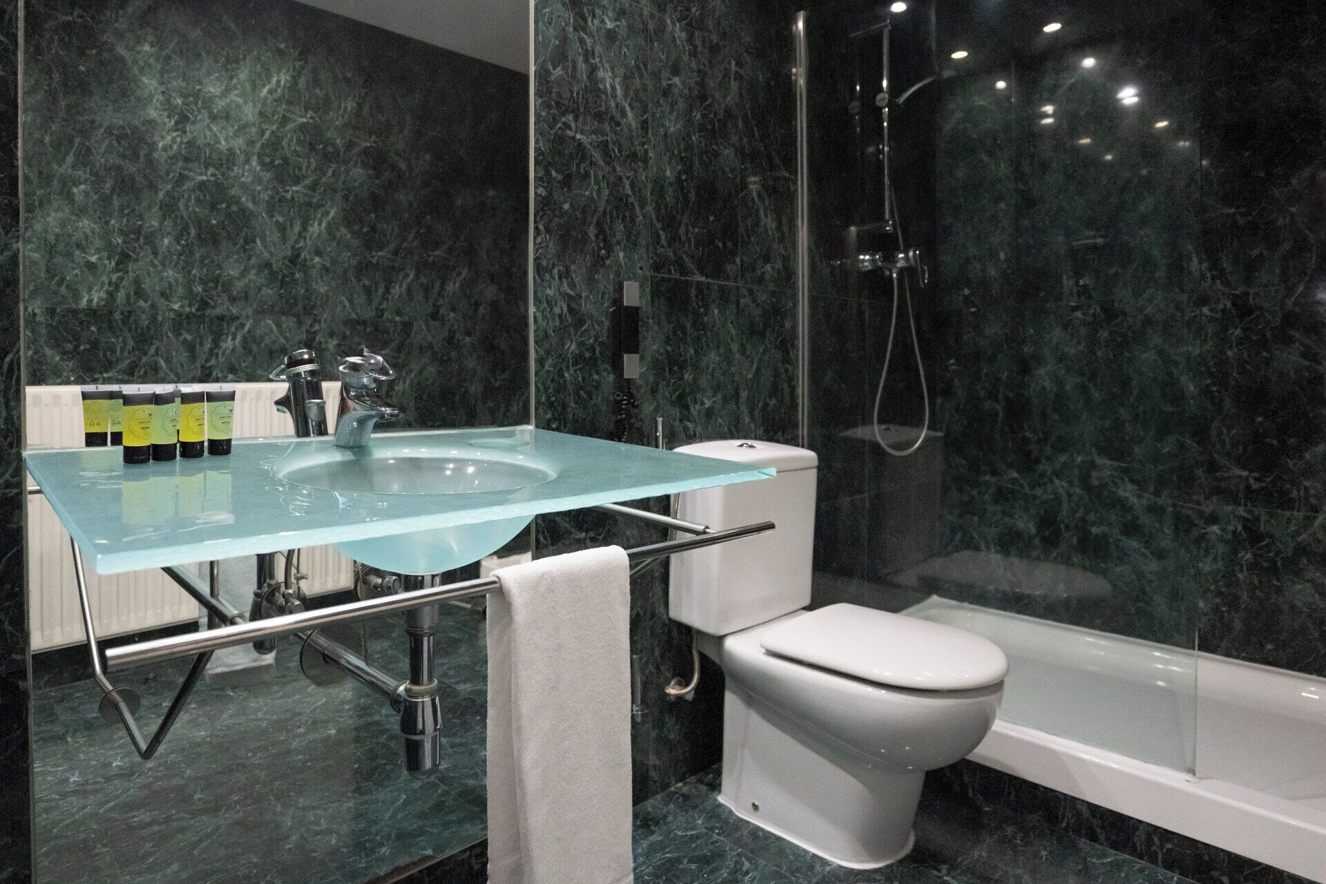 Double or Twin Room | Bathroom | Free toiletries, hair dryer, towels