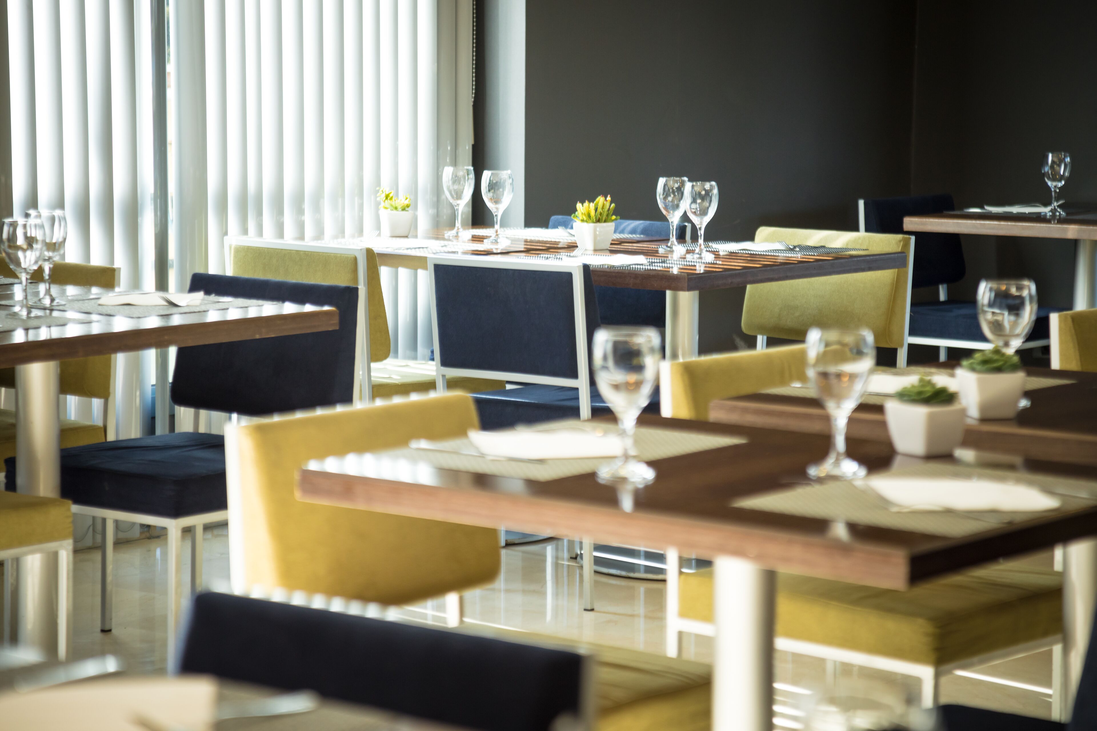 lunch and dinner served