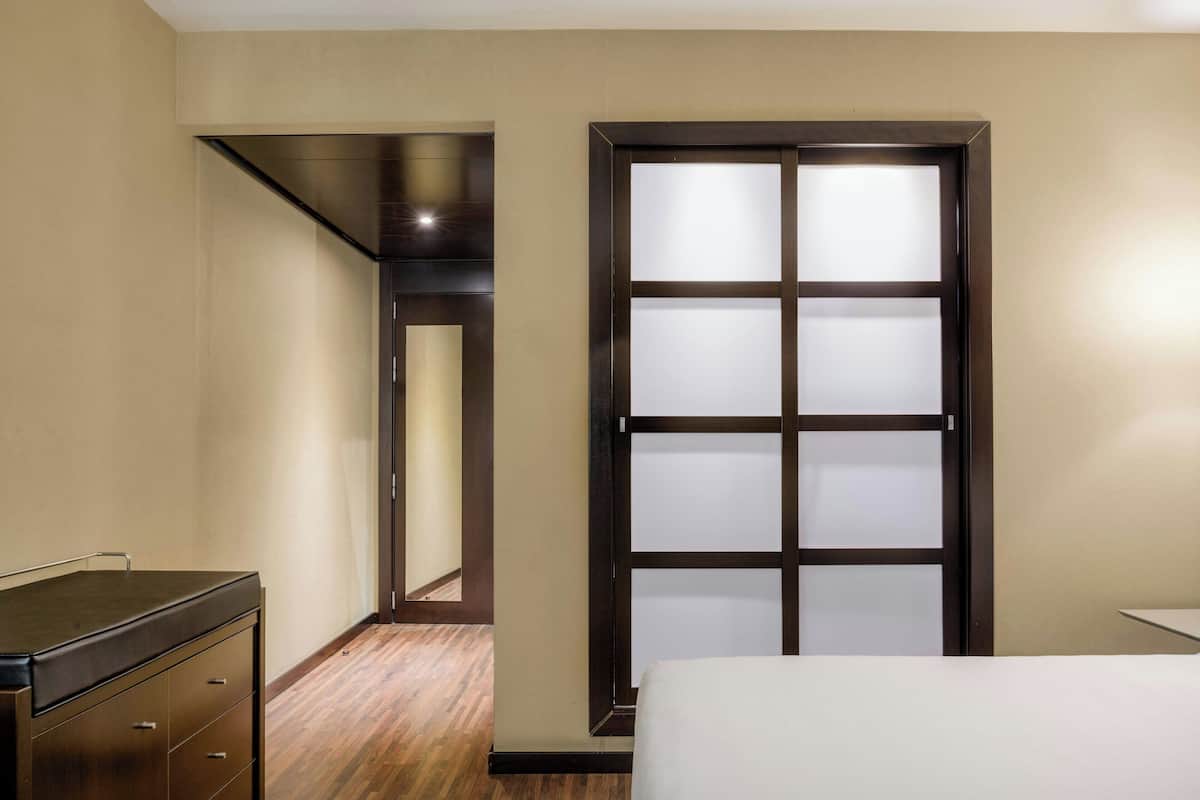 1 bedroom, minibar, in-room safe, desk