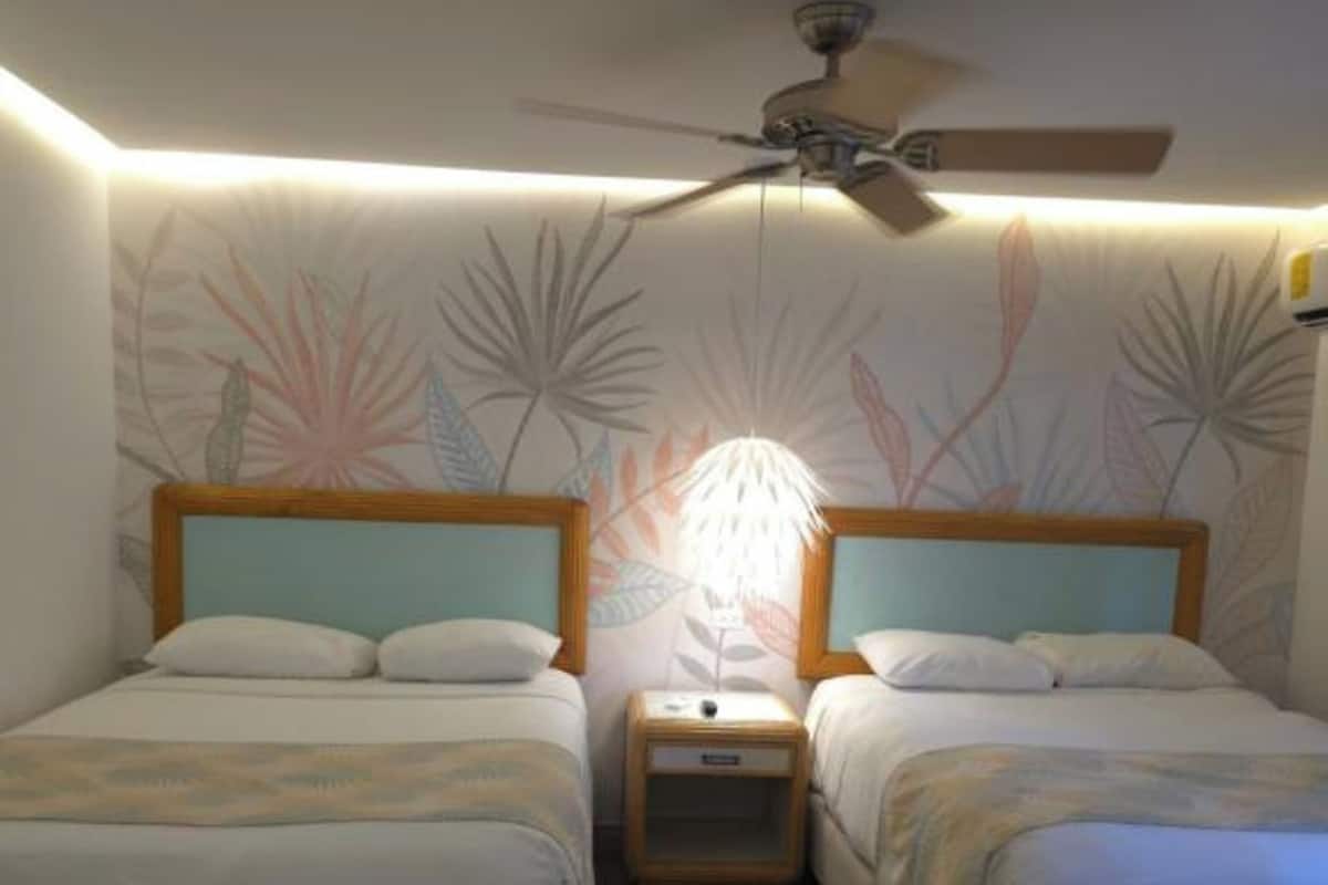 Surmatelas, coffres-forts dans les chambres, bureau