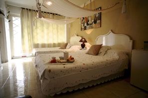 Tallelokero huoneessa, ilmainen Wi-Fi