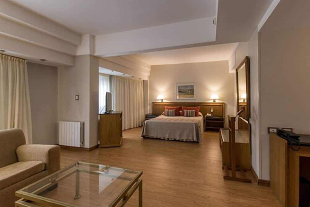 superior room | egyptian cotton sheets, premium bedding, memory-foam beds, minibar