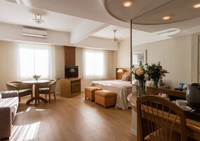 高级房 | 埃及棉床单、高档床上用品、记忆海绵床垫、迷你吧