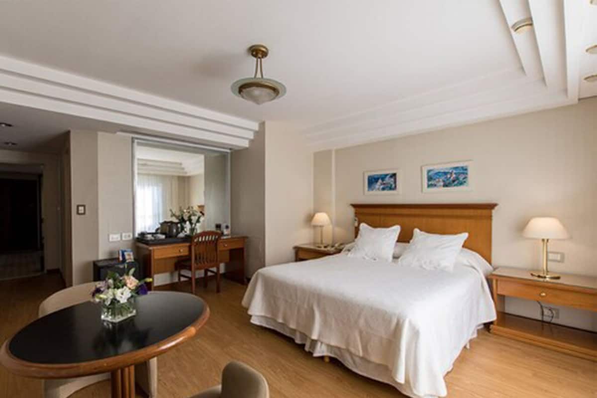 Egyptian cotton sheets, premium bedding, memory-foam beds, minibar