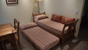 Family Room | Minibar, in-room safe, soundproofing, free cribs/infant beds