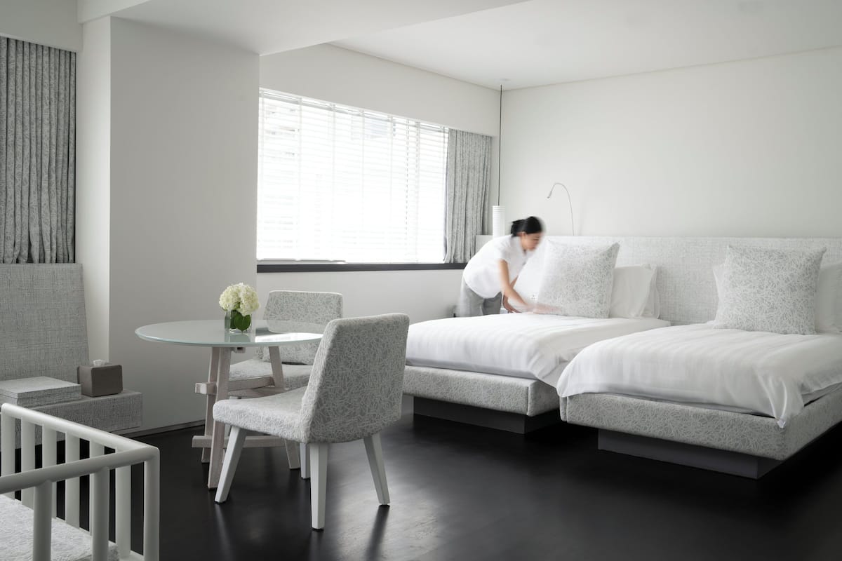 Room, 1 King Bed (Metropolitan) | Egyptian cotton sheets, premium bedding, minibar, in-room safe