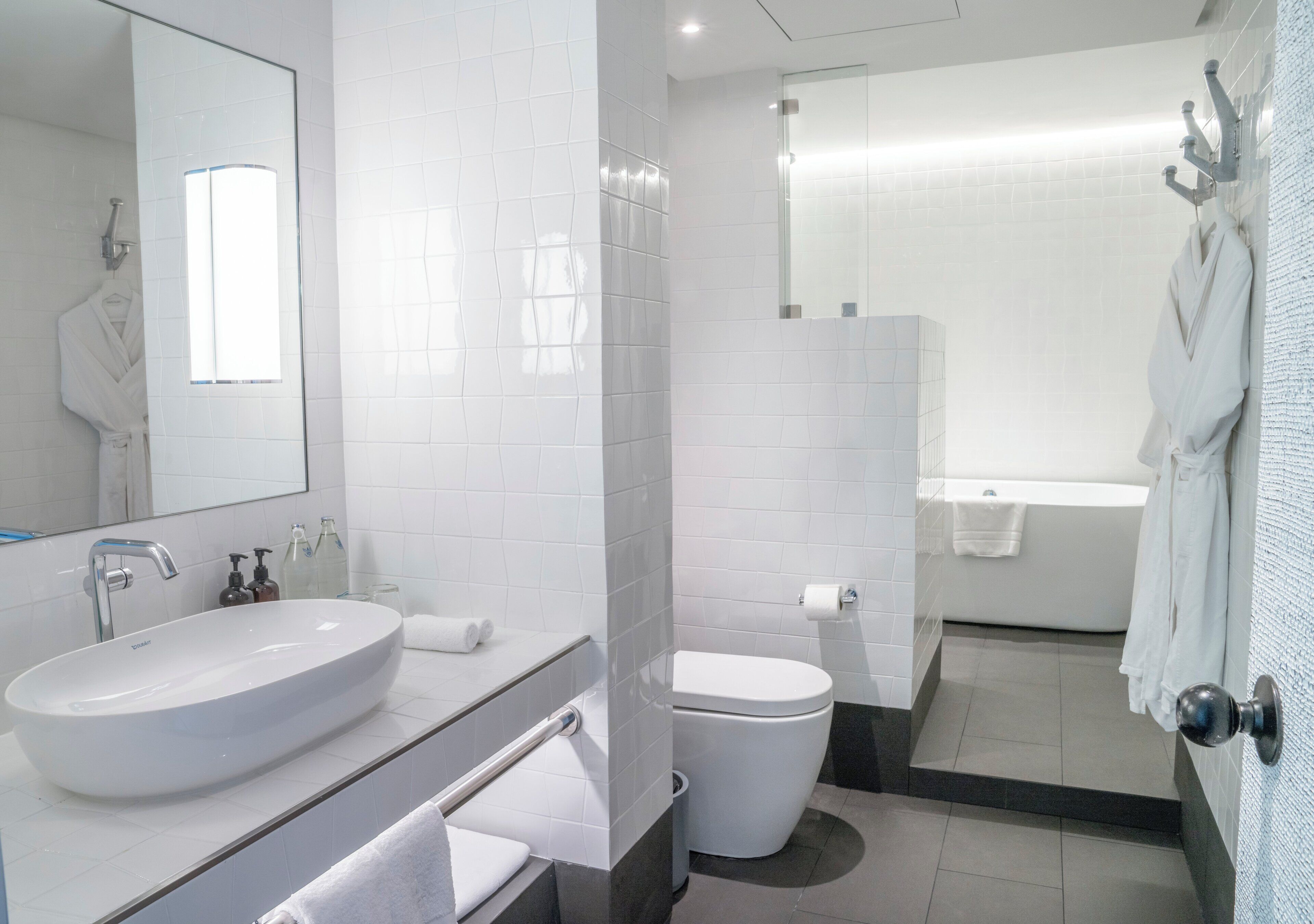 Sábanas de algodón egipcio, ropa de cama de alta calidad y minibar 