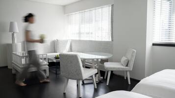 Egyptian cotton sheets, premium bedding, minibar, in-room safe