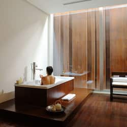 Couples treatment rooms, hot tub, steam room, body treatments