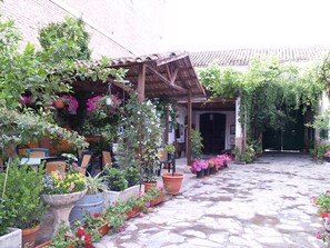مطعم