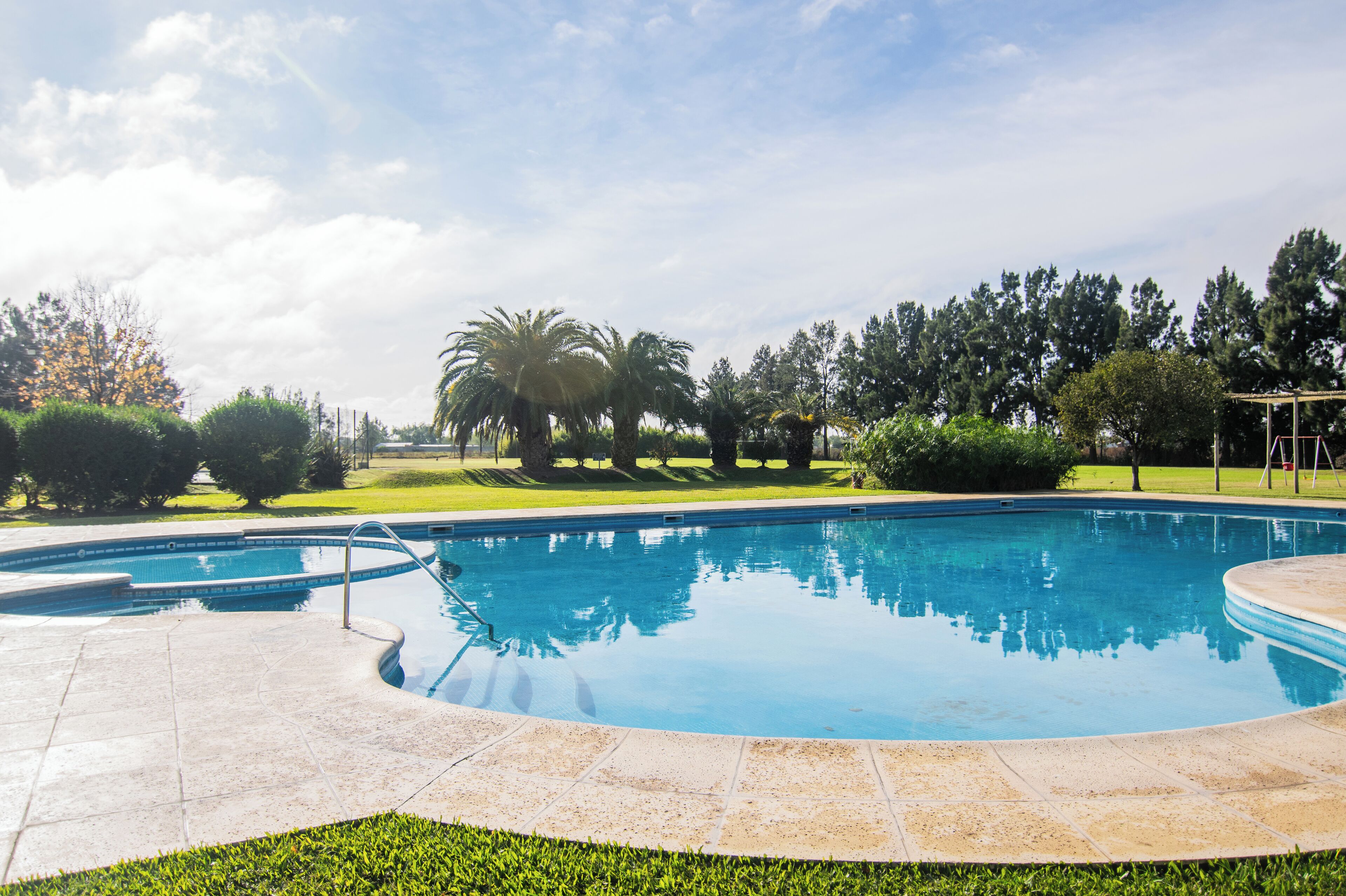 Indoor pool, 2 outdoor pools