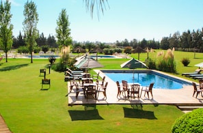 Indoor pool, 2 outdoor pools