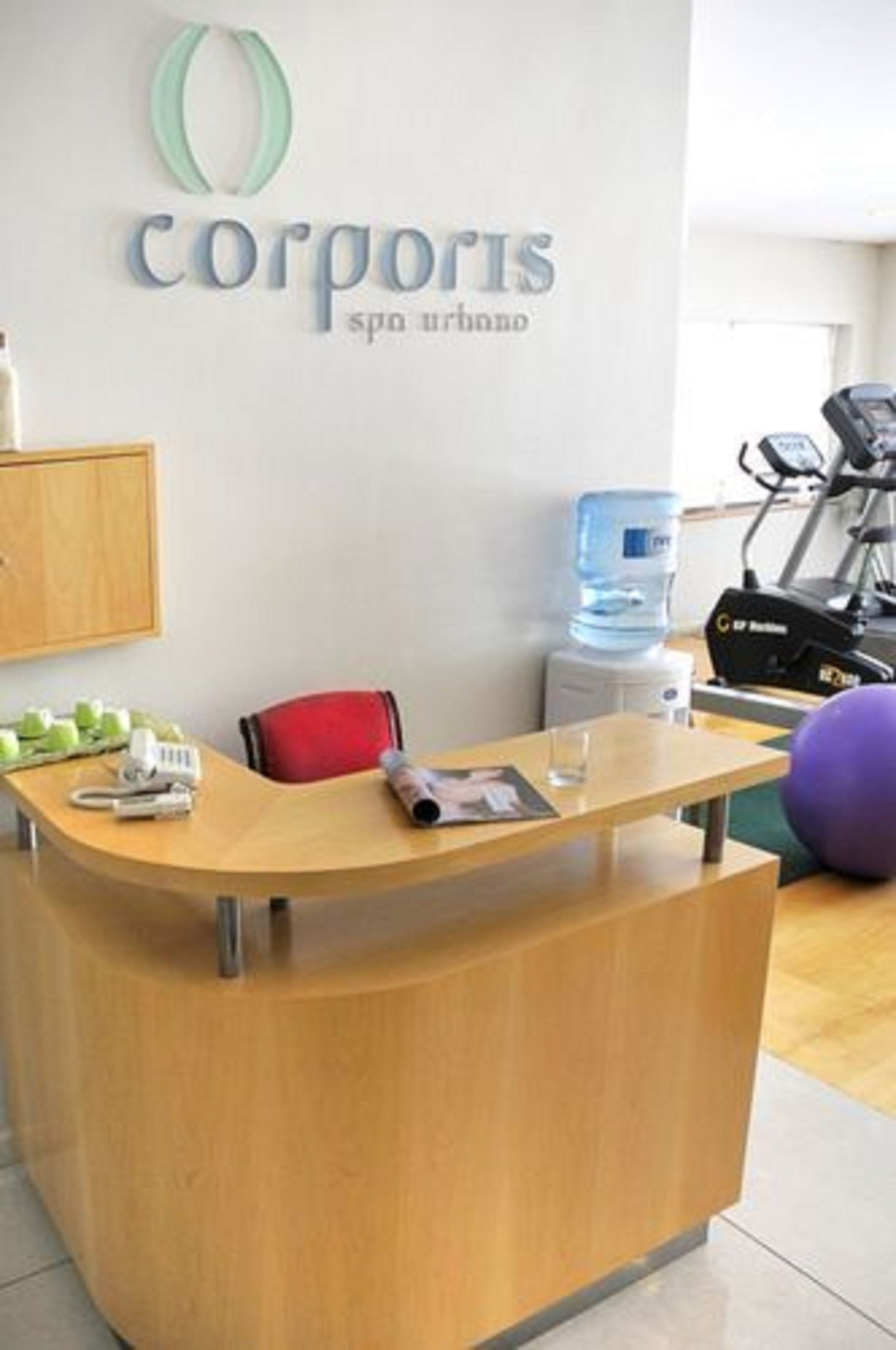 sauna, hot tub, body treatments, facials, massage/treatment rooms