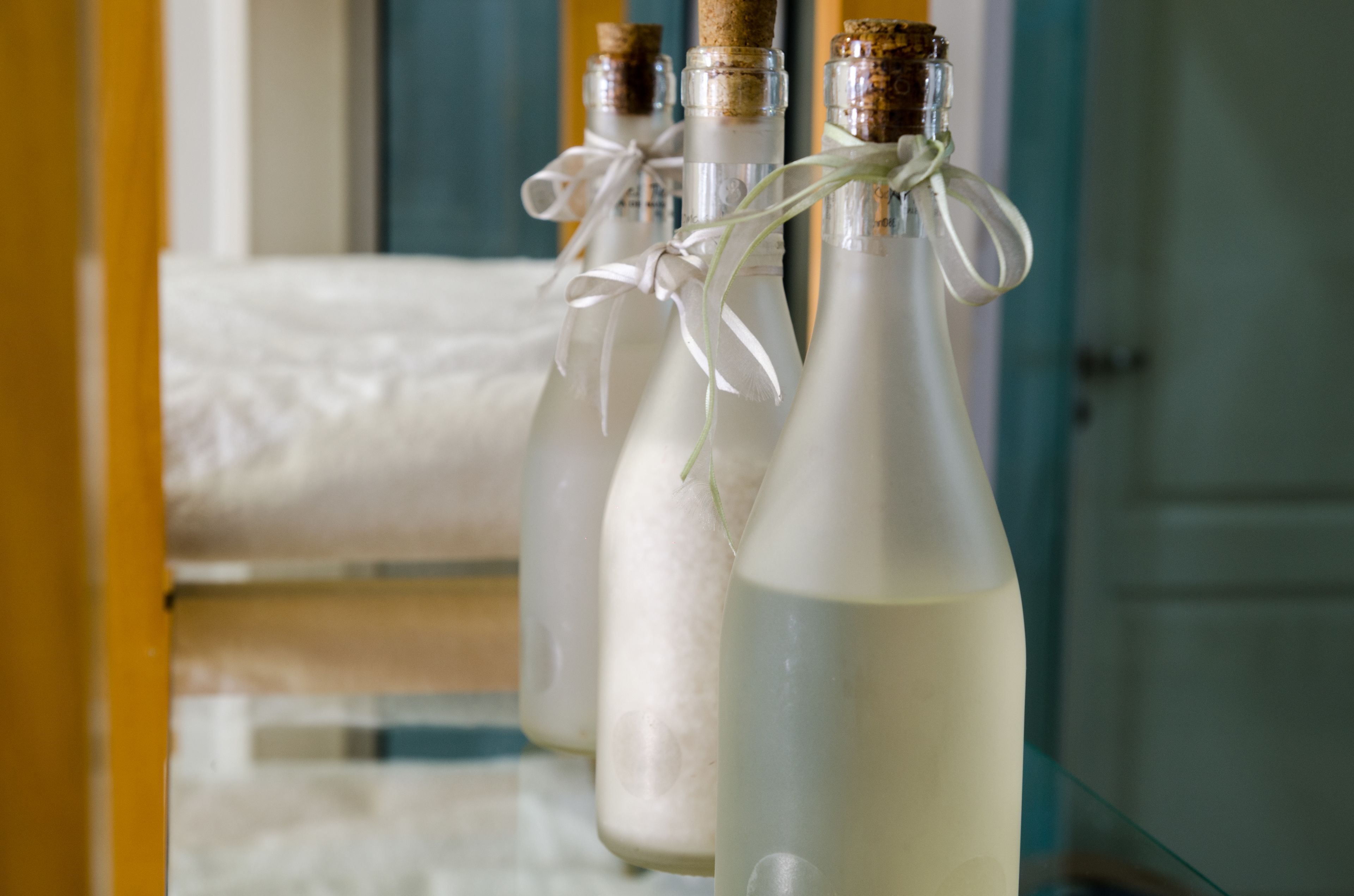 sauna, hot tub, body treatments, facials, massage/treatment rooms