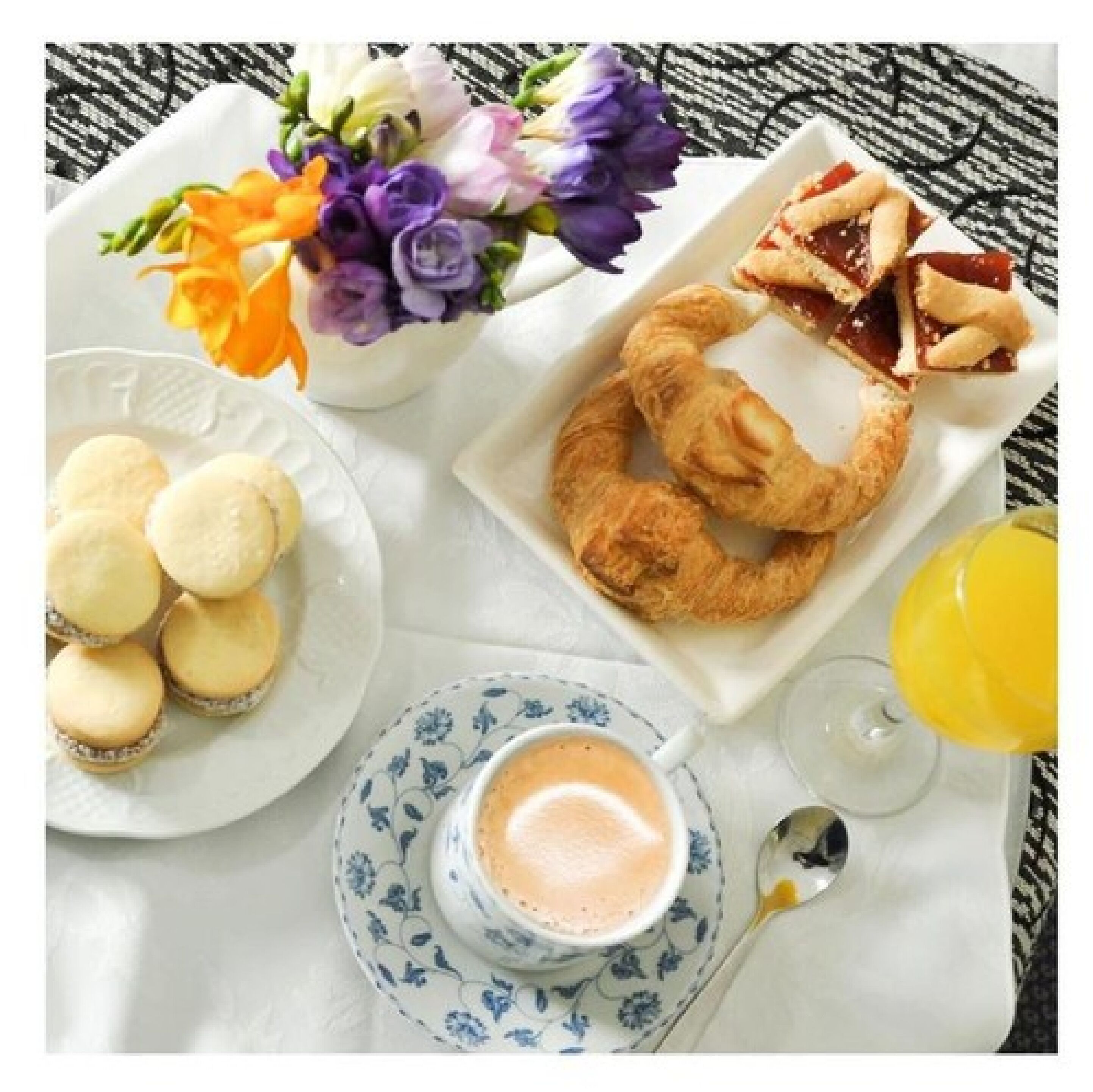 free buffet breakfast