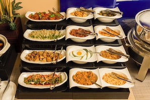 Daily local cuisine breakfast (TWD 850 per person)