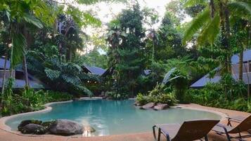Outdoor pool, pool loungers
