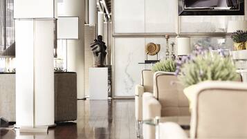Lobby-Lounge