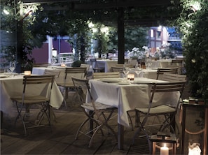Outdoor dining - Grand Hotel de La Ville (Parma)