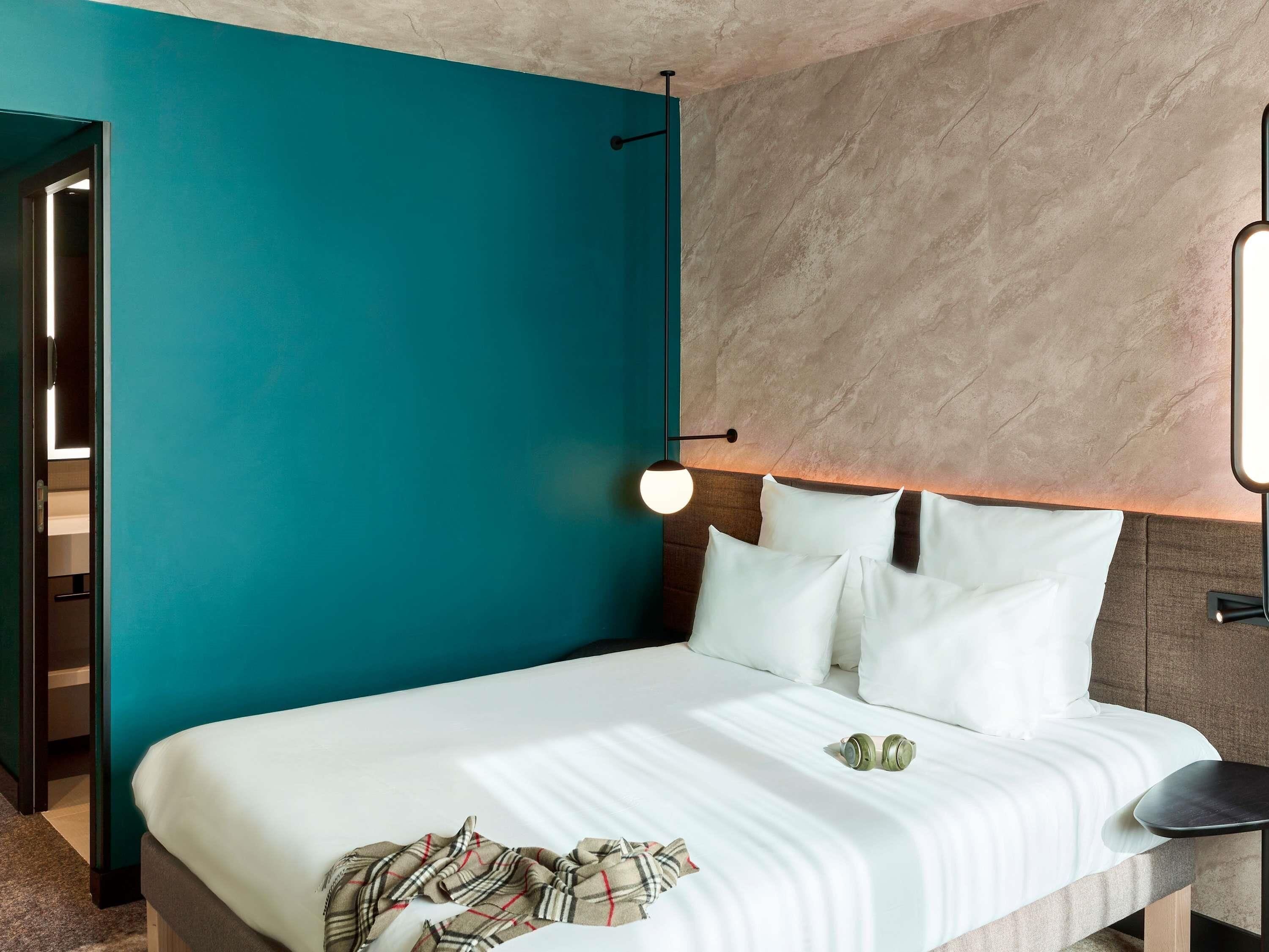 Habitación superior, 1 cama de matrimonio con sofá cama | Ropa de cama de alta calidad, minibar, caja fuerte y escritorio