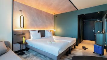 Superior-Zimmer, Mehrere Betten | Hochwertige Bettwaren, Minibar, Zimmersafe, Schreibtisch