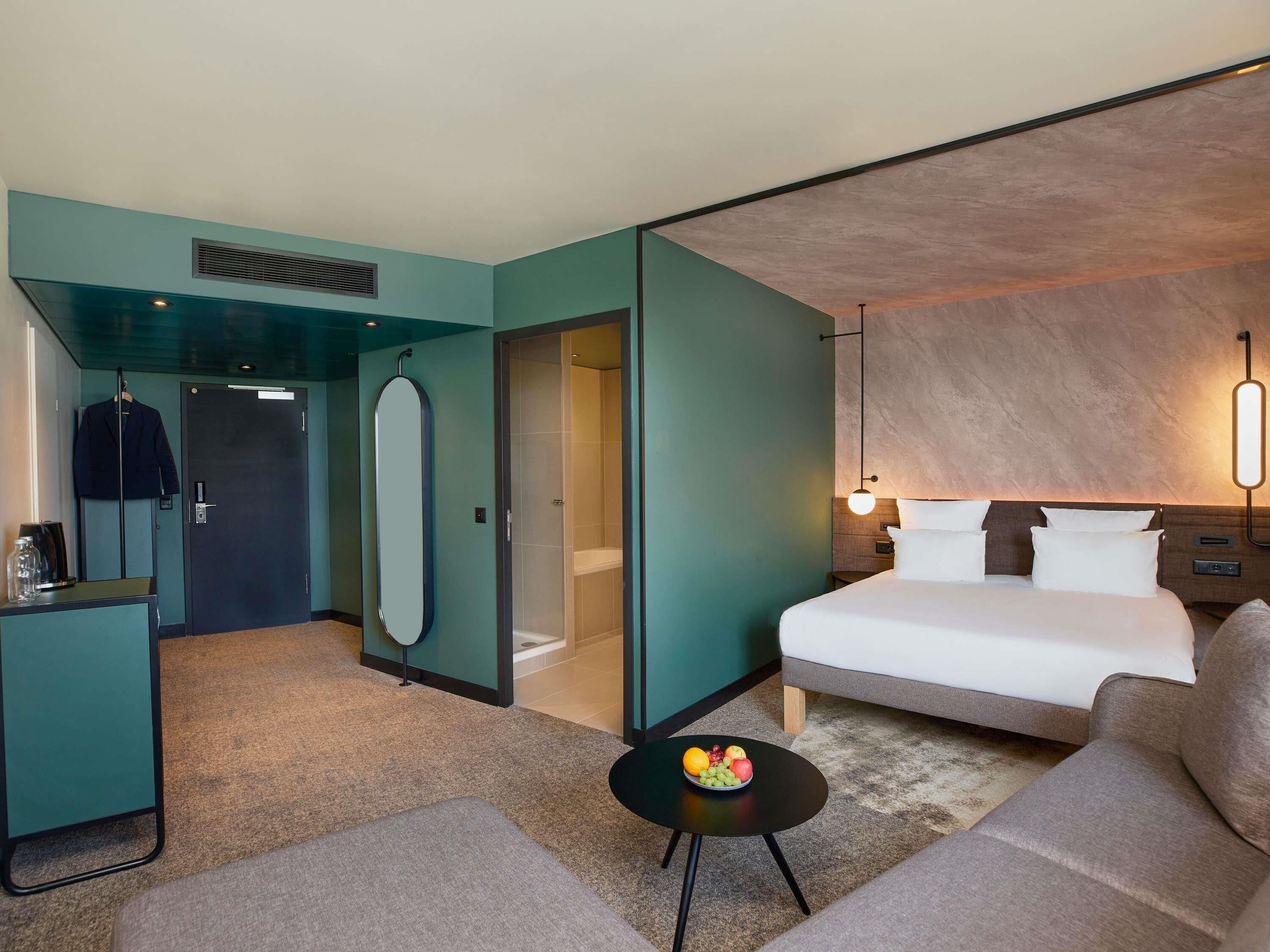 Junior Suite, 1 Double Bed | Premium bedding, in-room safe, desk, laptop workspace