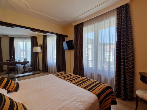 Junior Suite, 1 Queen Bed