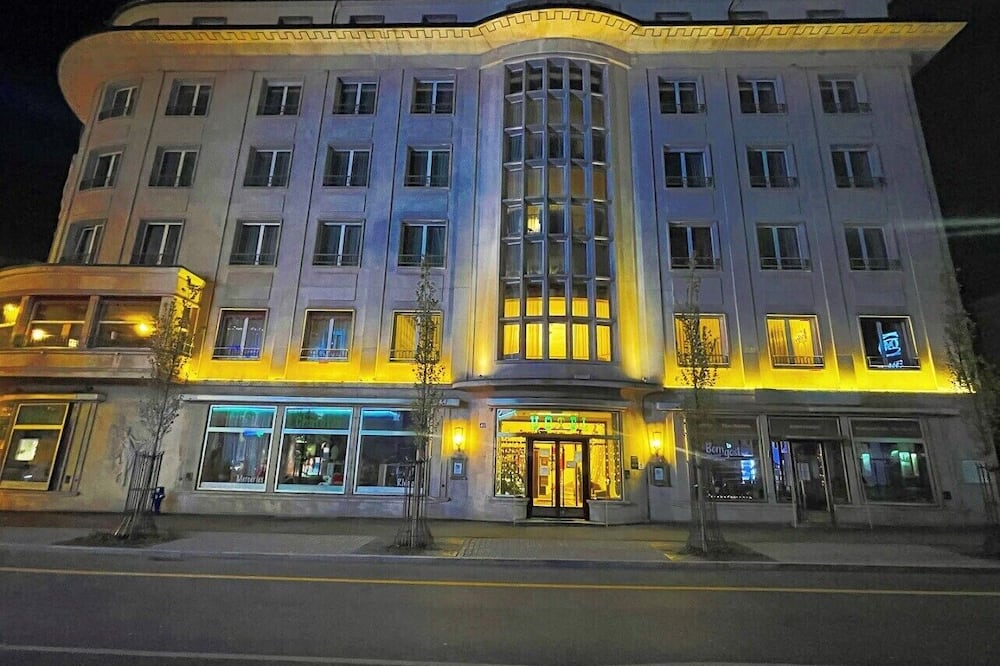 Athmos Hotel