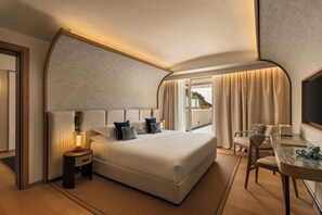 1 bedroom, premium bedding, minibar, in-room safe