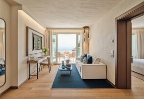 Ropa de cama de alta calidad y minibar 