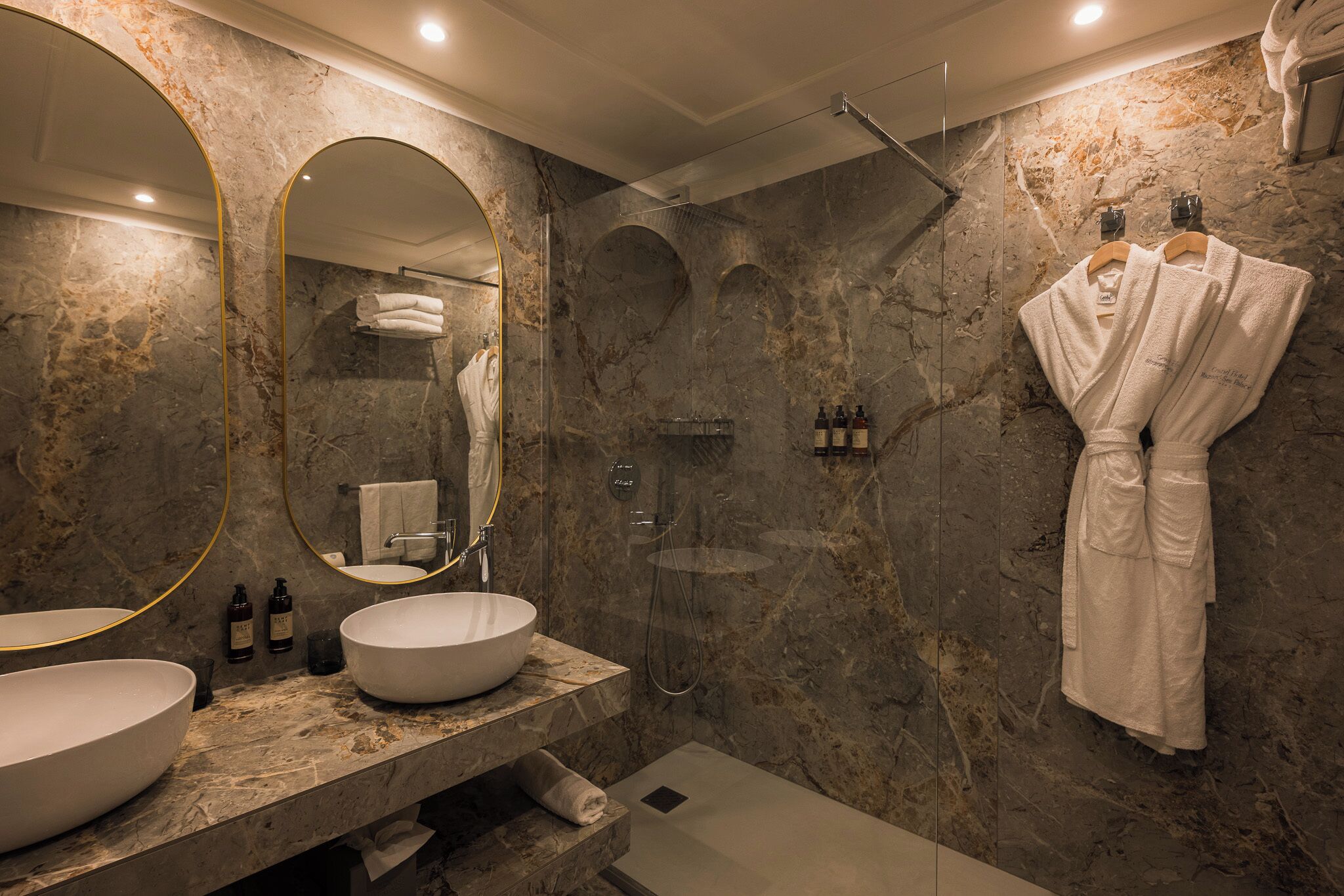 superior double room, sea view | bathroom | designer toiletries, hair dryer, bathrobes, slippers