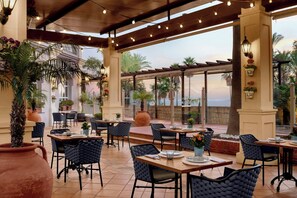 Bar (in der Unterkunft)