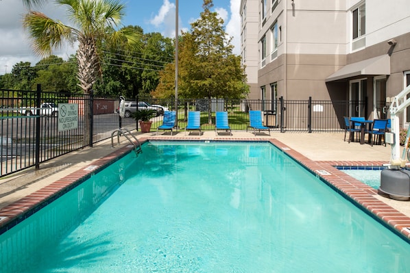 Outdoor pool, pool umbrellas