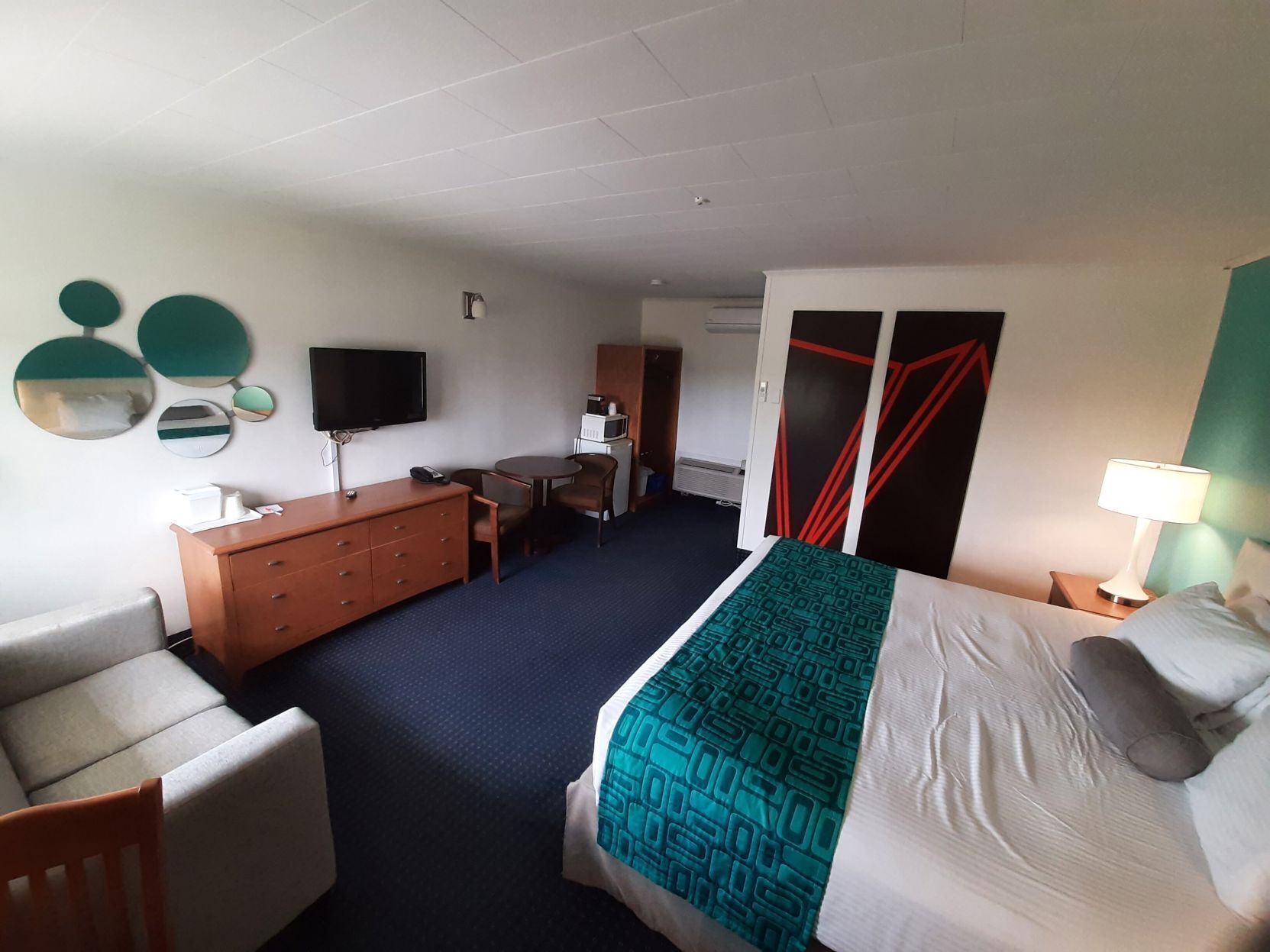 Desk, iron/ironing board, cots/infant beds, free WiFi