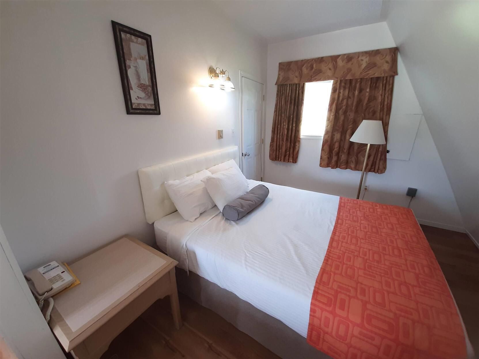Desk, iron/ironing board, cots/infant beds, free WiFi
