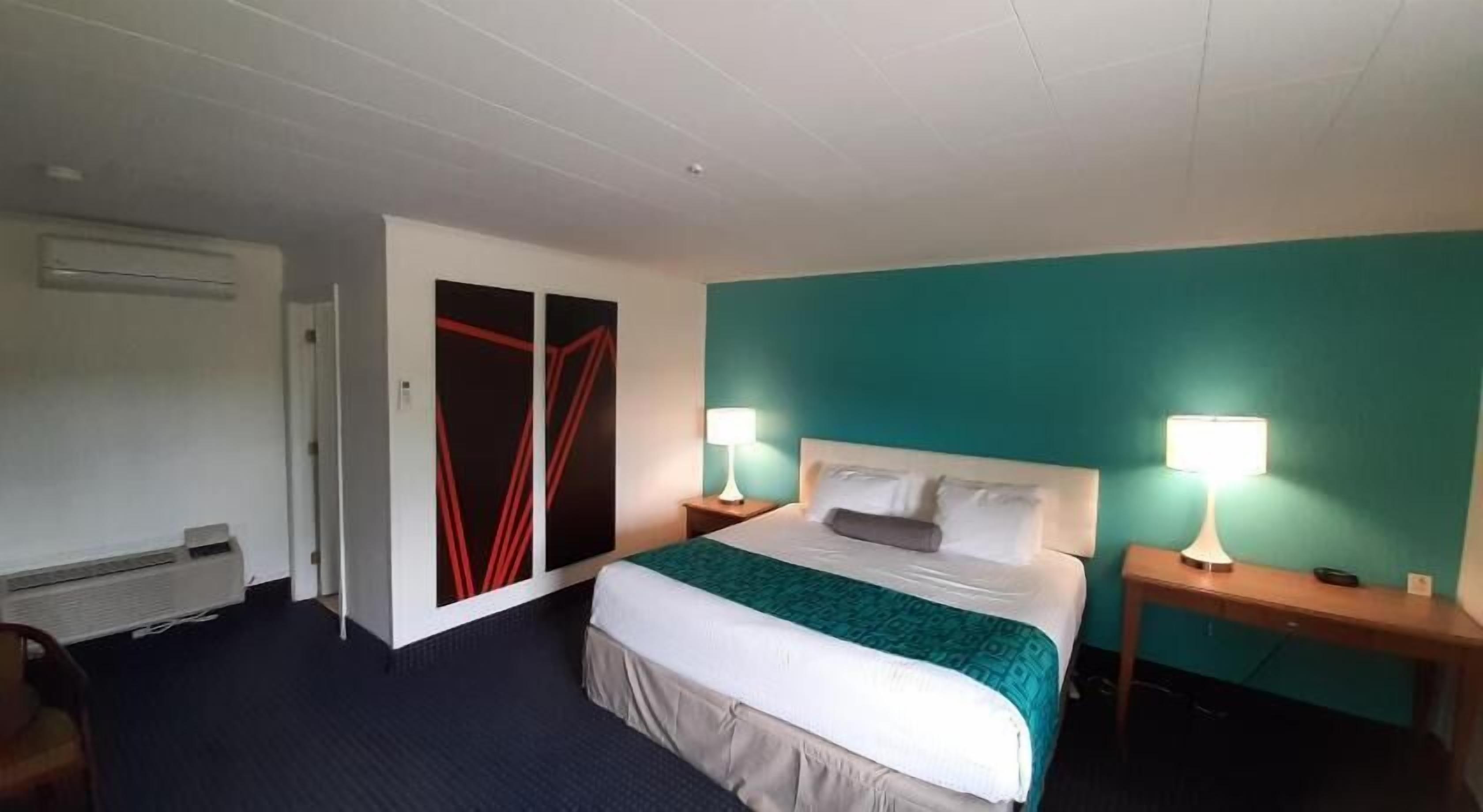 Desk, iron/ironing board, cots/infant beds, free WiFi