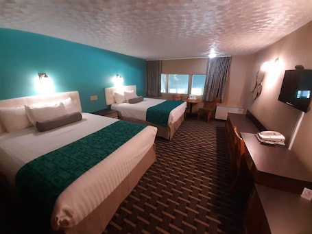 Room, 2 Queen Beds, Non Smoking, Pool View (Stair Access Only). Howard Johnson by Wyndham Woodstock NB